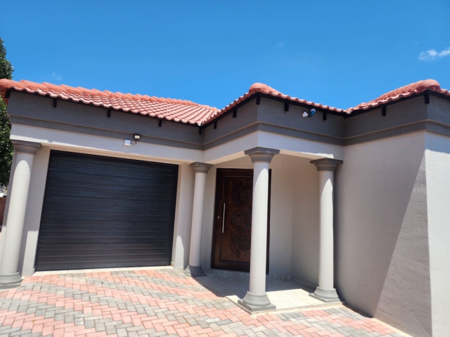 3 Bedroom Property for Sale in Flamwood North West